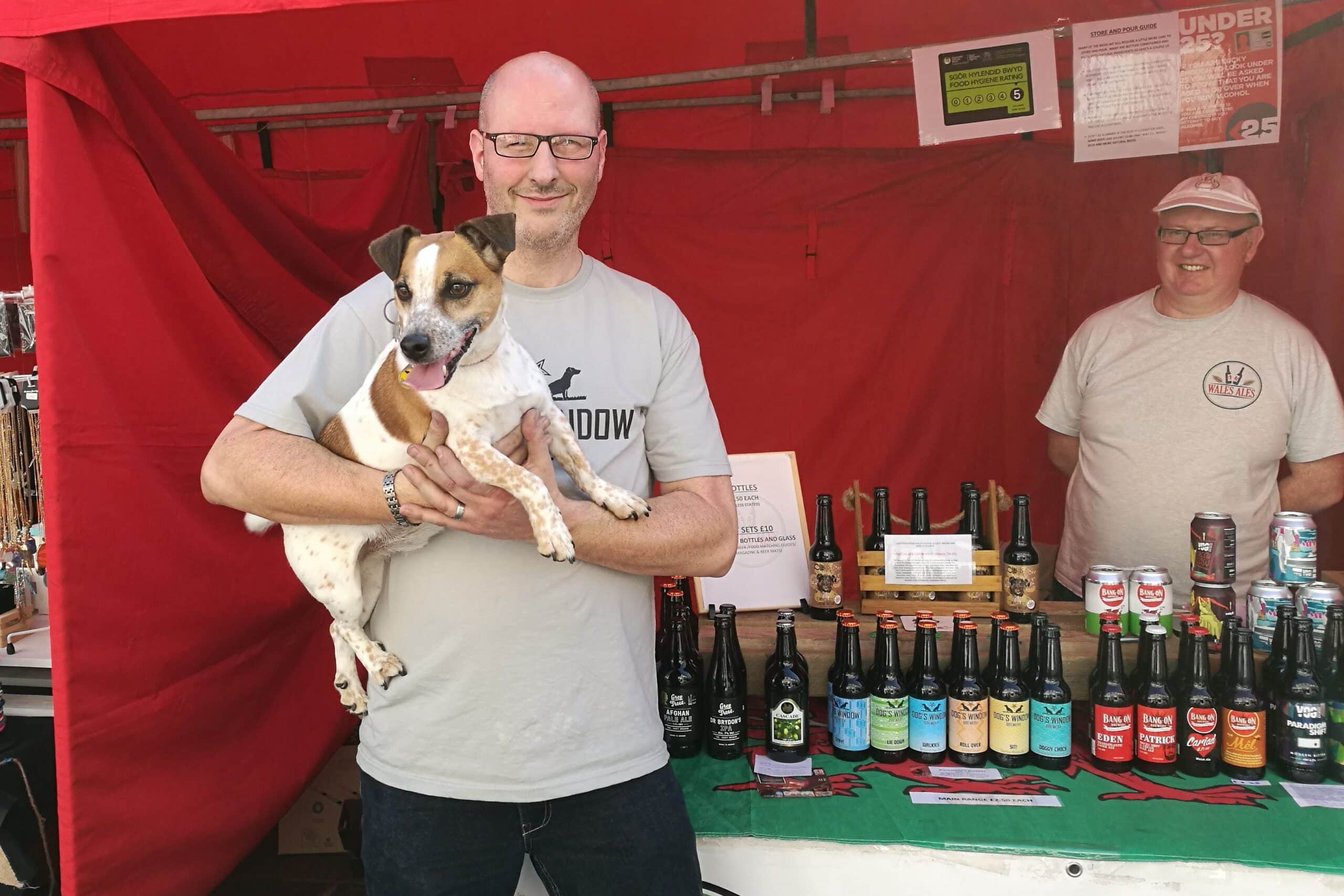 Lee from dog's window and Bo